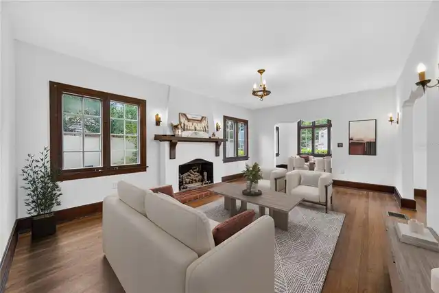 Listing Photo 11