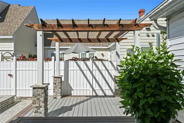 Listing Photo 16