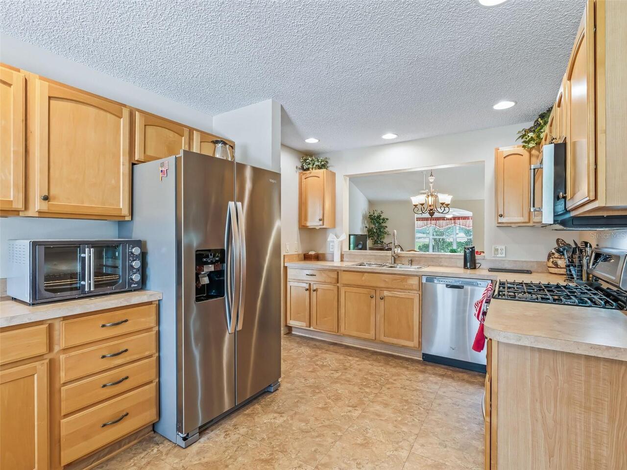 Listing Photo 8