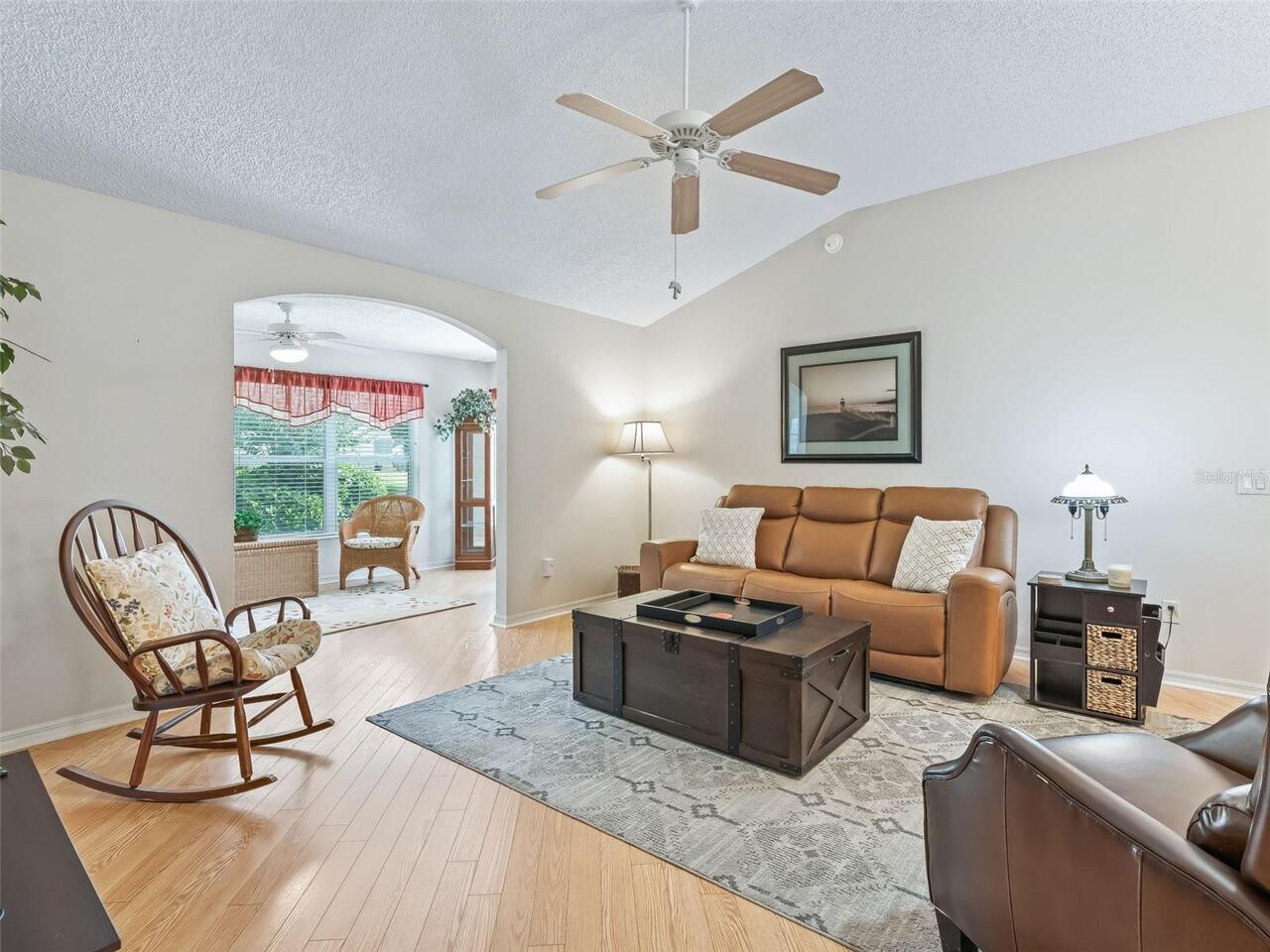 Listing Photo 11