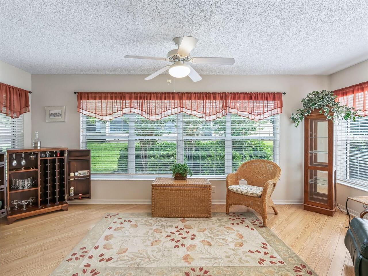 Listing Photo 14