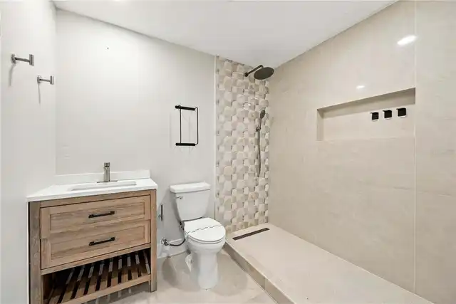 Listing Photo 14