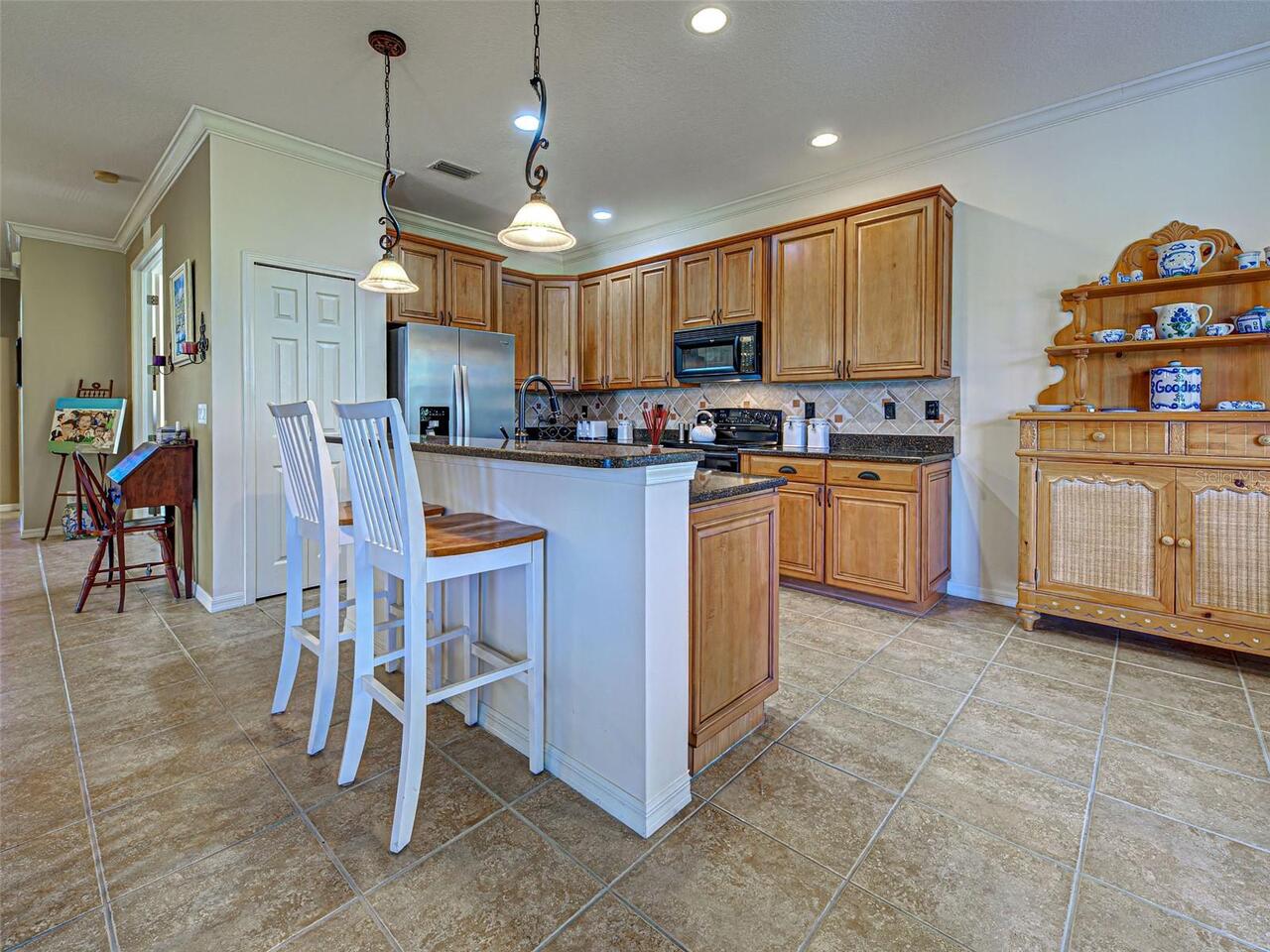 Listing Photo 11