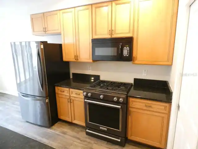 Listing Photo 7