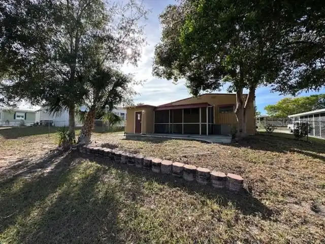 Listing Photo 12