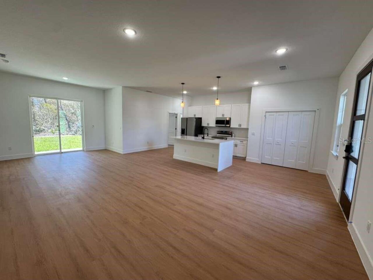 Listing Photo 9
