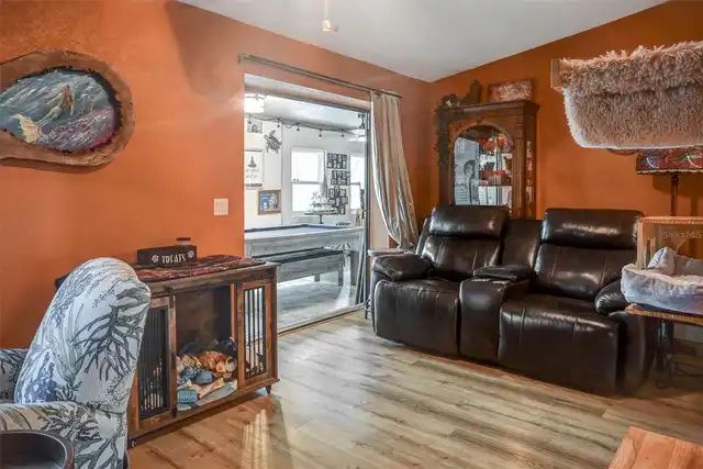 Listing Photo 15