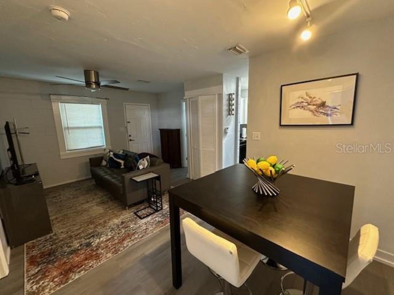 Listing Photo 8