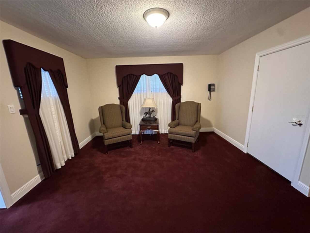 Listing Photo 12