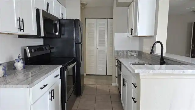 Listing Photo 12