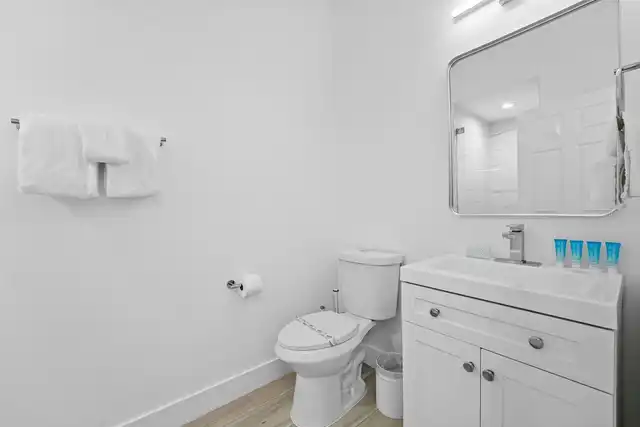 Listing Photo 10