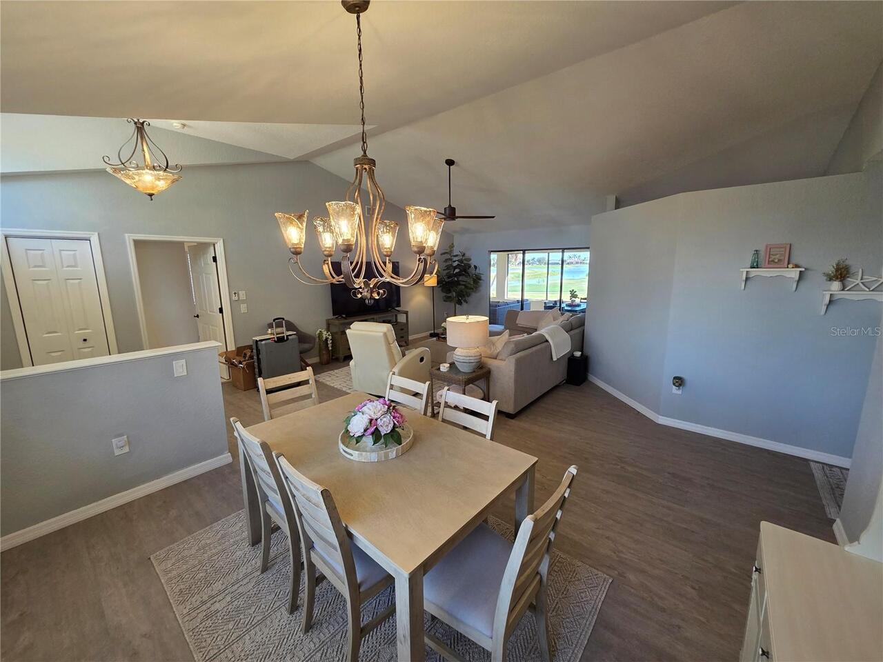 Listing Photo 8
