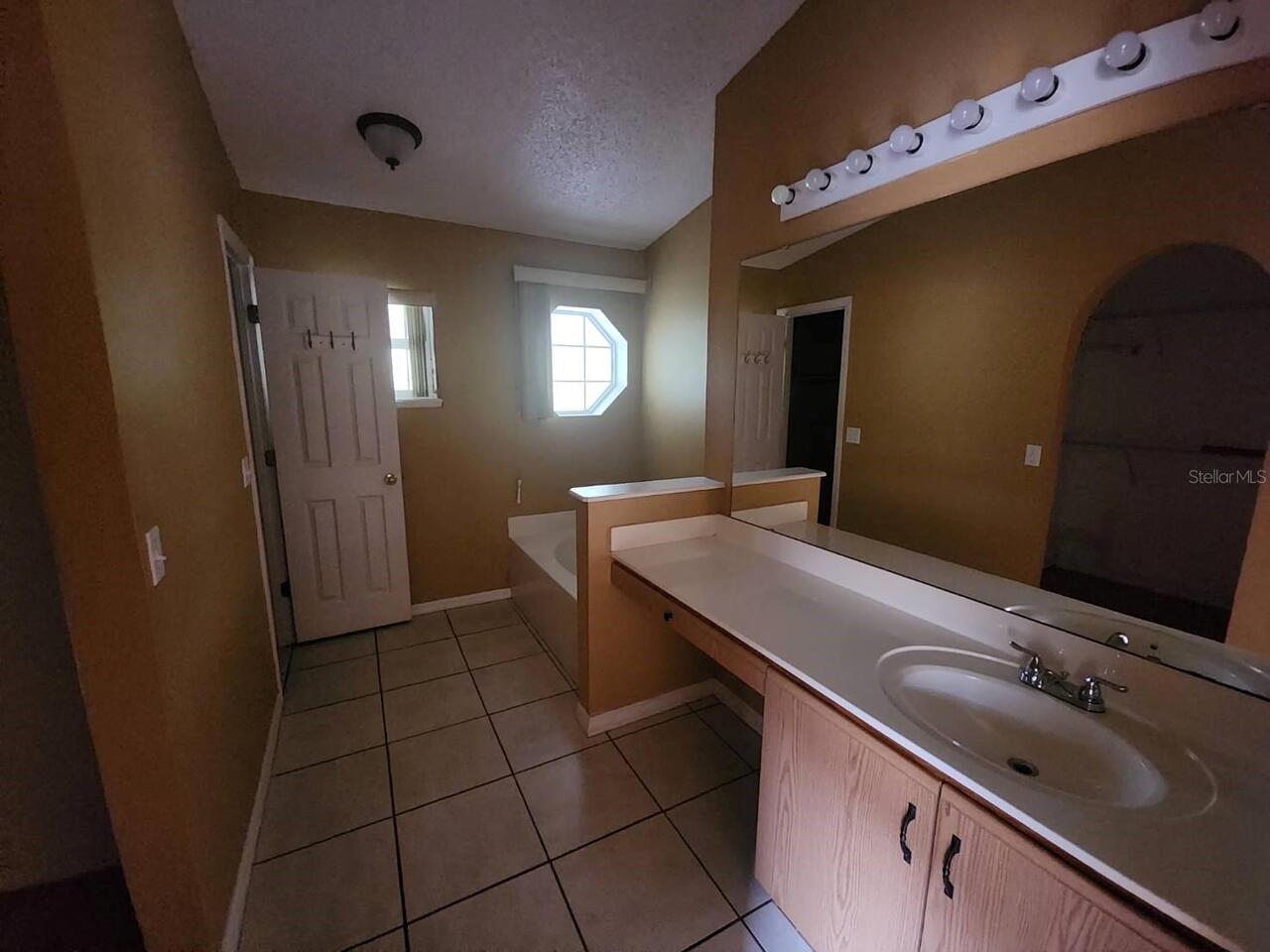 Listing Photo 14