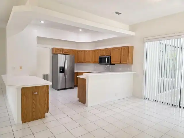 Listing Photo 8