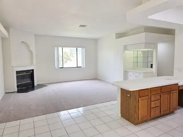 Listing Photo 11