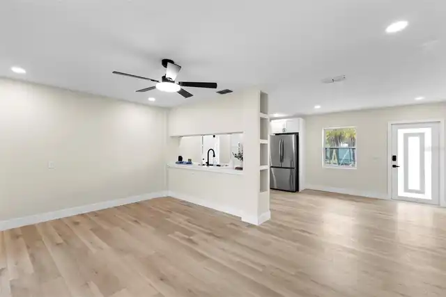 Listing Photo 10