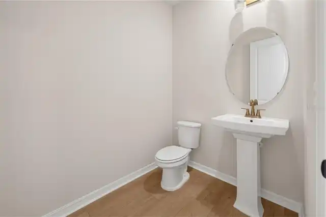 Listing Photo 12