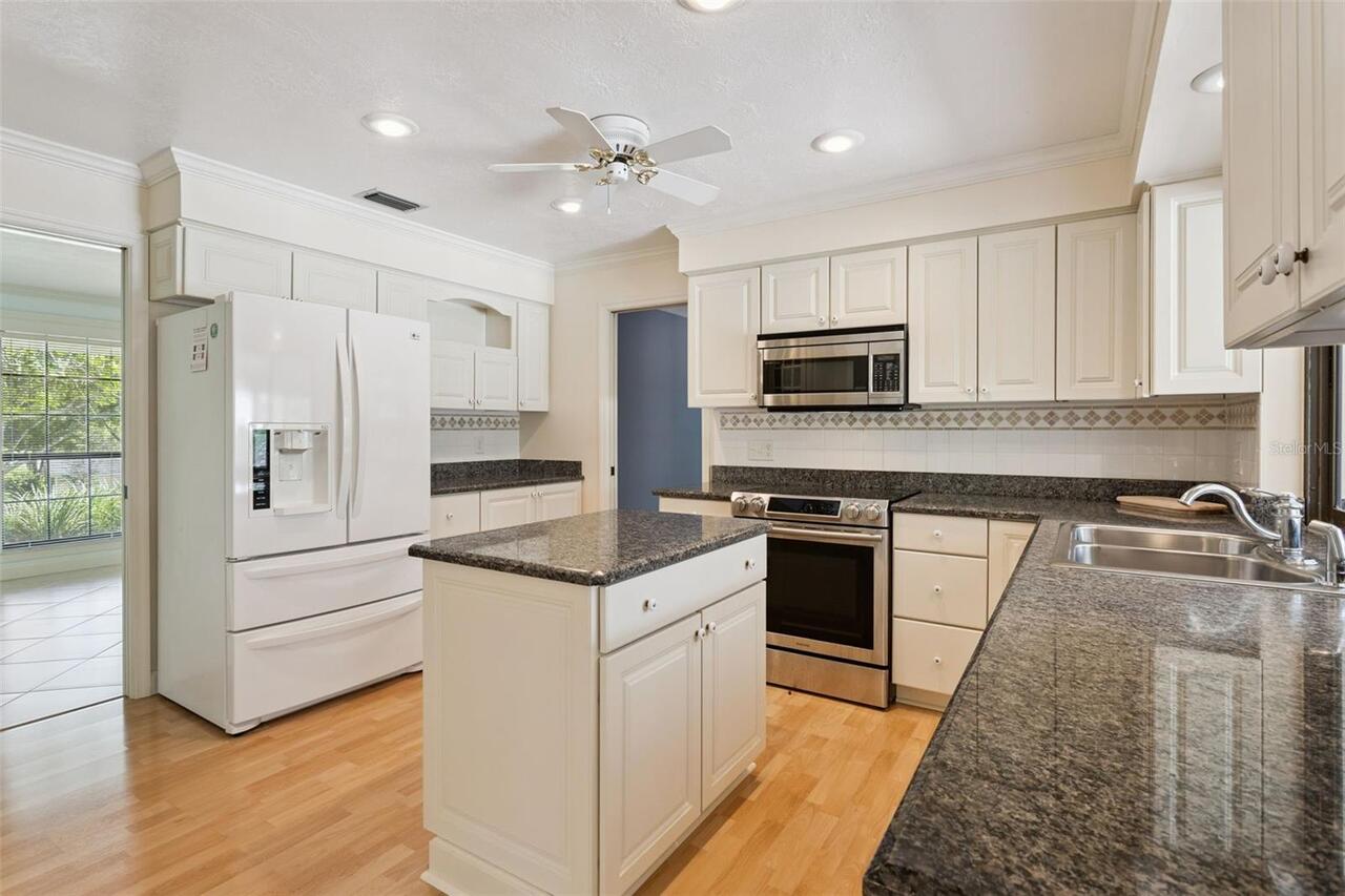 Listing Photo 11