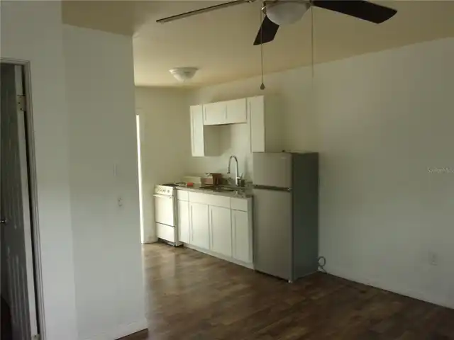 Listing Photo 10