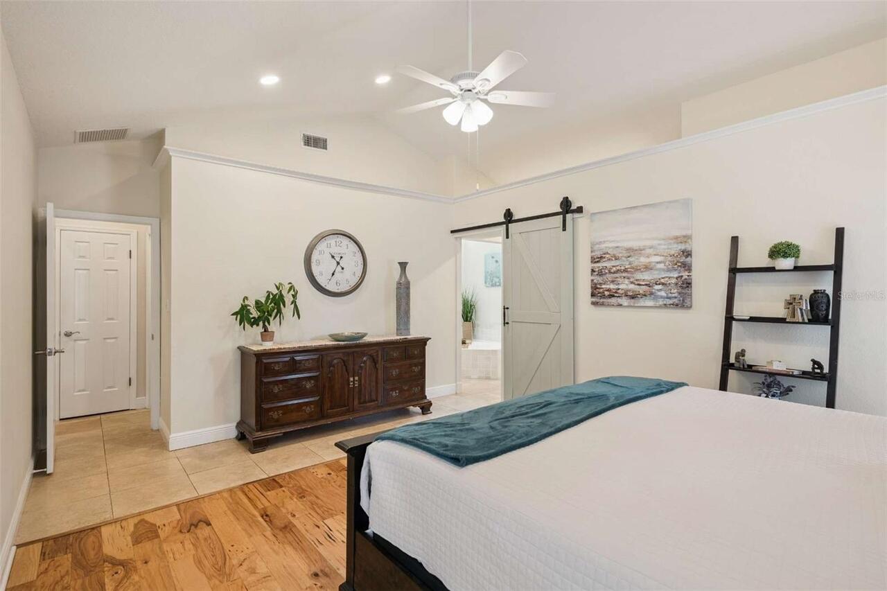 Listing Photo 17