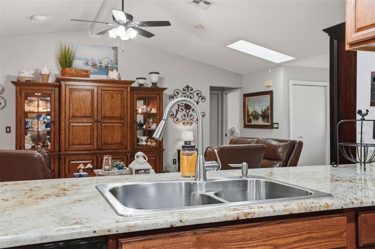 Listing Photo 11