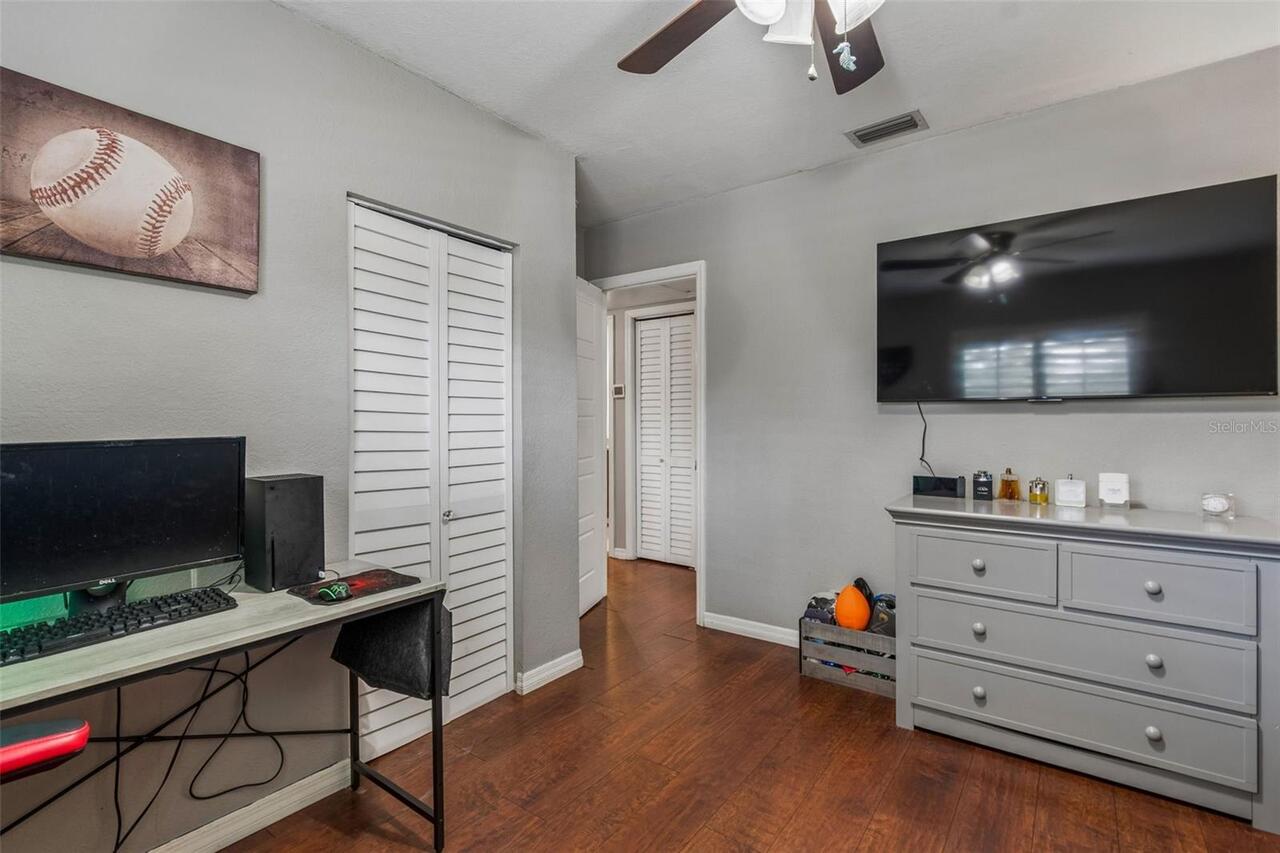 Listing Photo 16