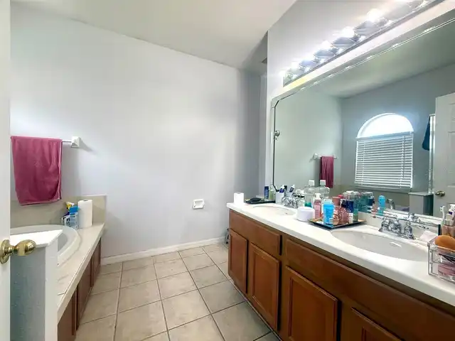 Listing Photo 6