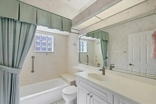 Listing Photo 15
