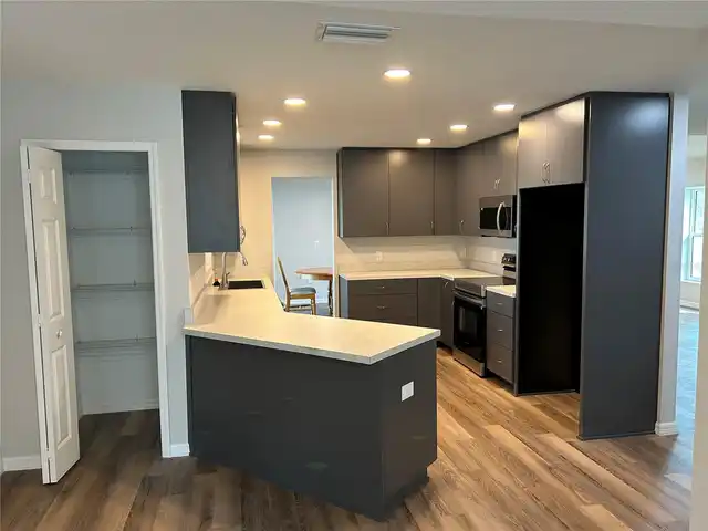 Listing Photo 7