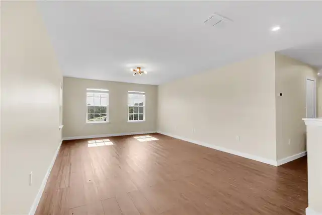 Listing Photo 23