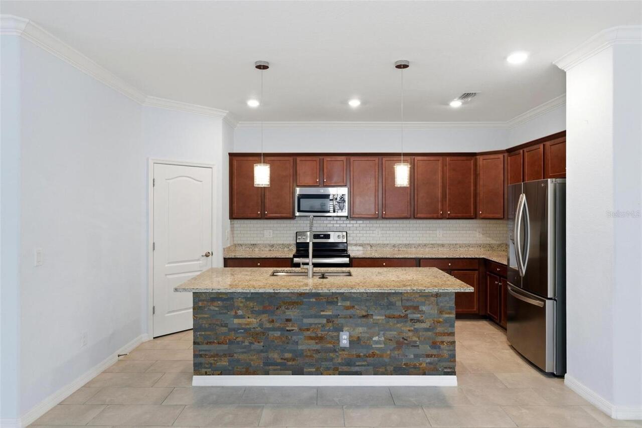 Listing Photo 14