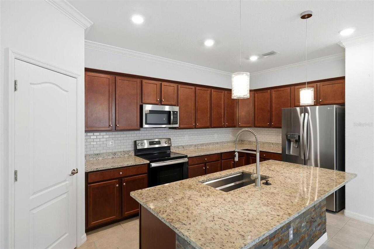 Listing Photo 17