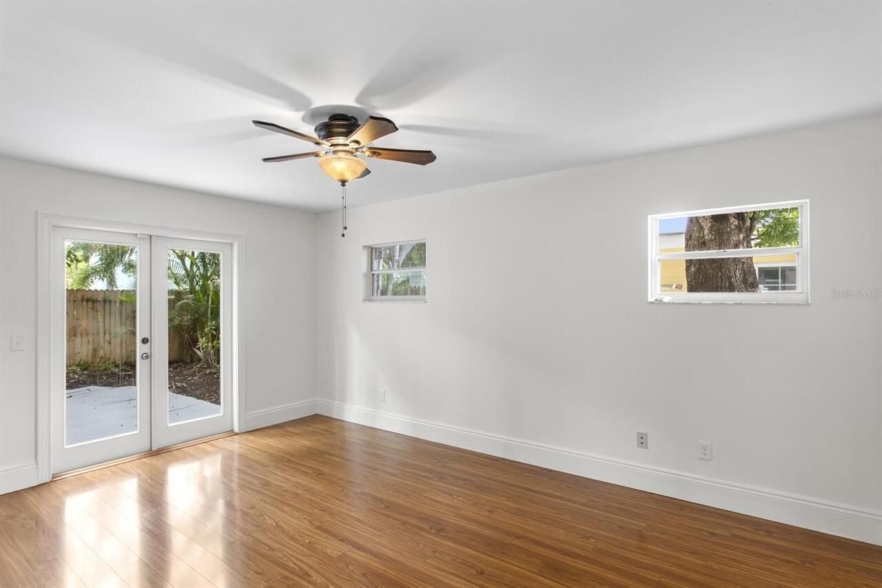 Listing Photo 12