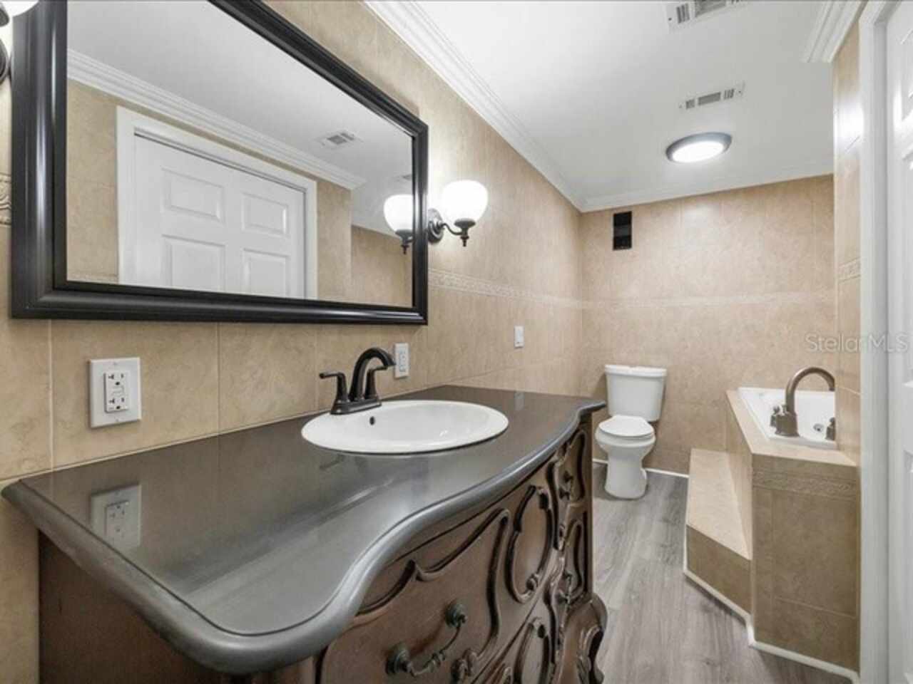 Listing Photo 34