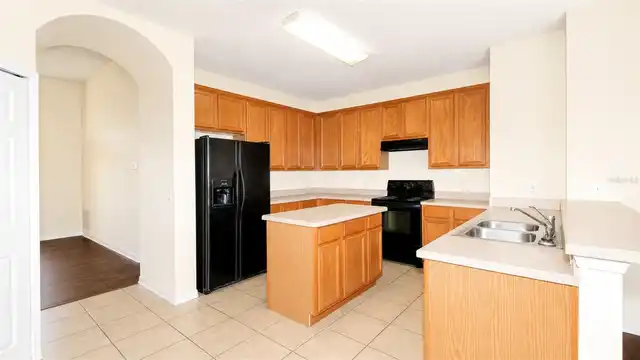 Listing Photo 10