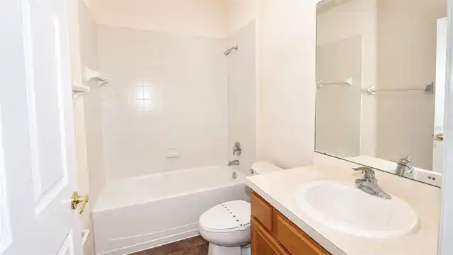 Listing Photo 17