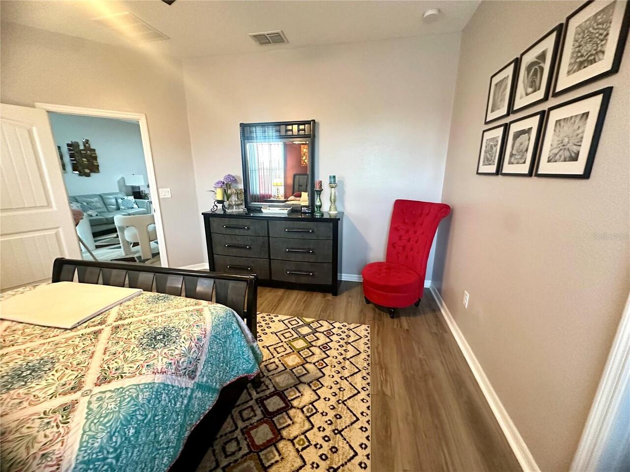 Listing Photo 11