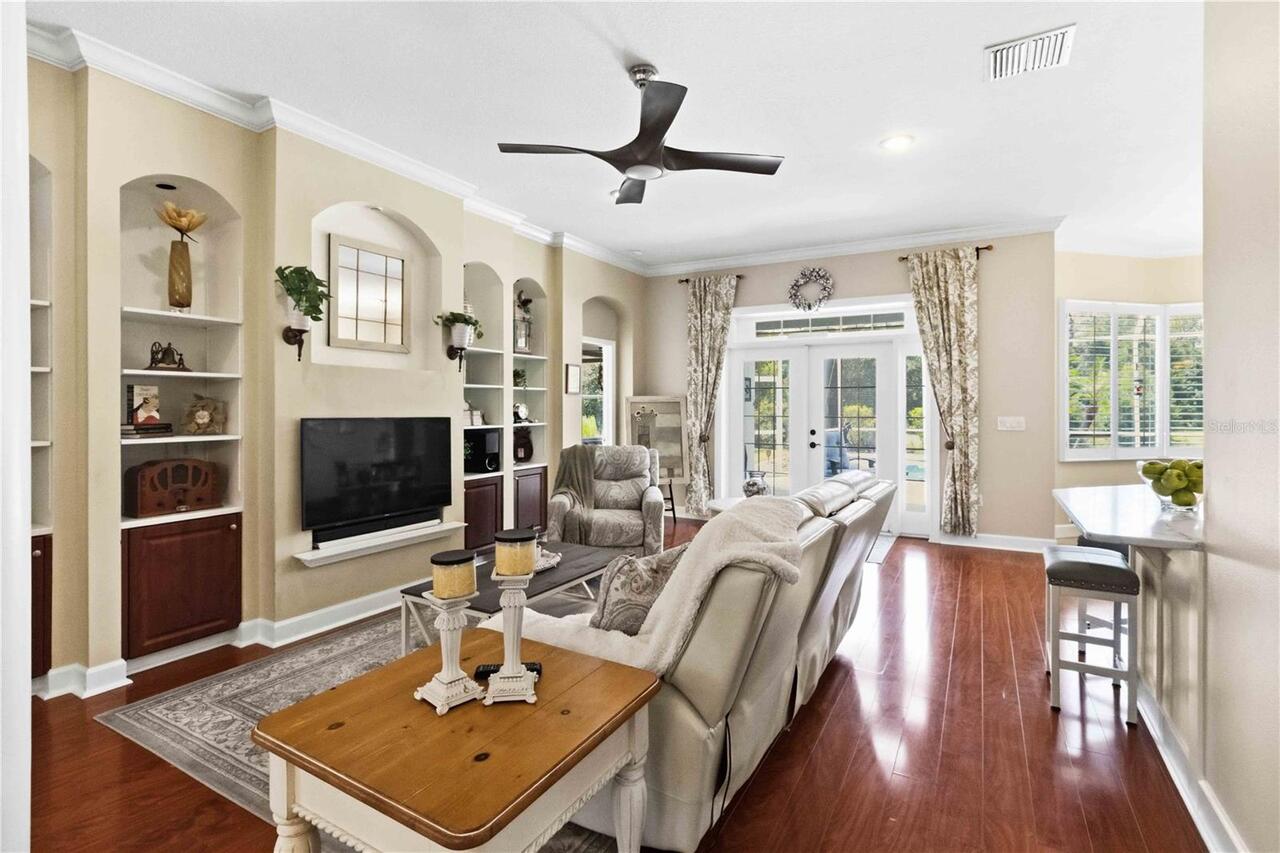 Listing Photo 9