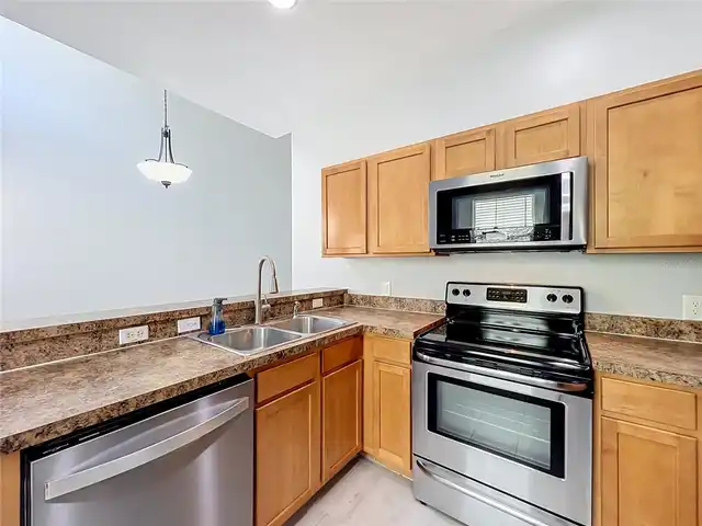 Listing Photo 17