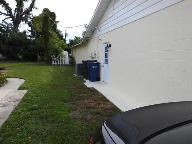 Listing Photo 10