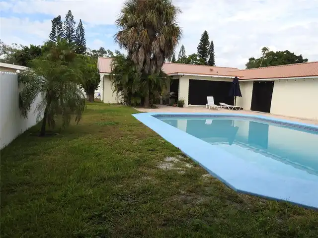 Listing Photo 12