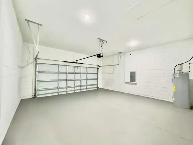 Listing Photo 11