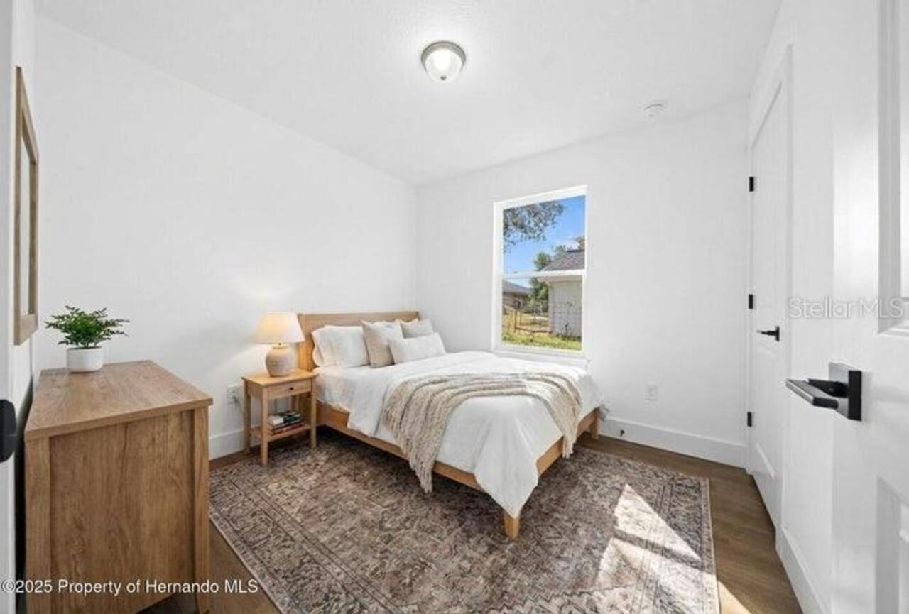Listing Photo 10