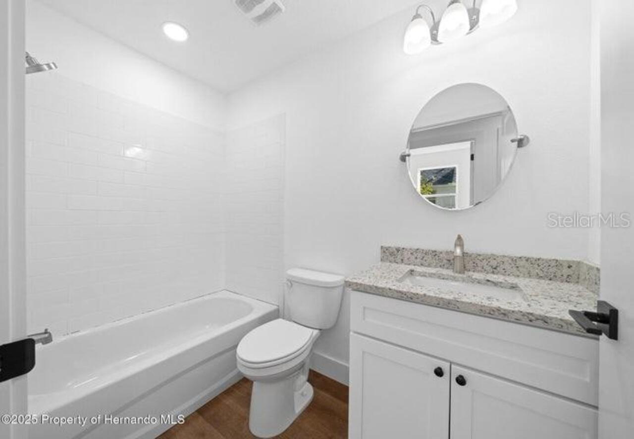 Listing Photo 11