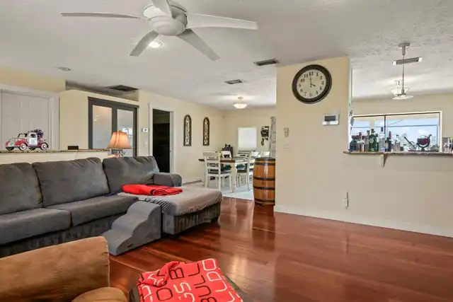Listing Photo 22