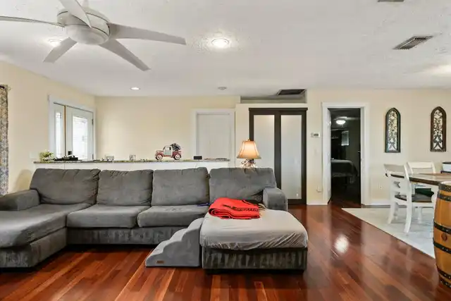 Listing Photo 23