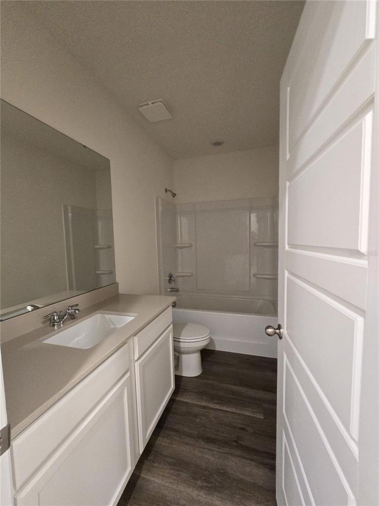 Listing Photo 12