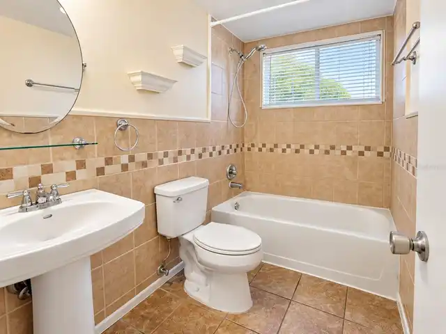 Listing Photo 10