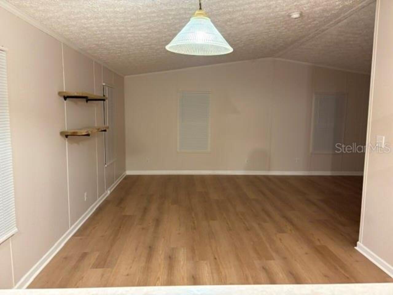 Listing Photo 9