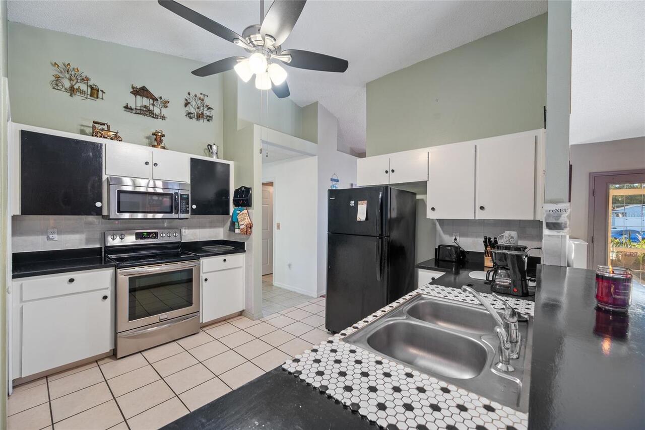 Listing Photo 16